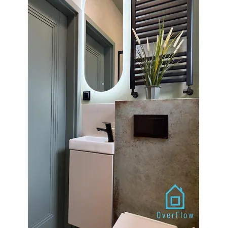 Droid - 15 Minutes To Old Town & Seaside & Airport Homestay *