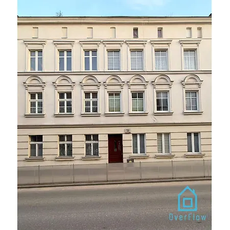 Droid - 15 Minutes To Old Town & Seaside & Airport Homestay